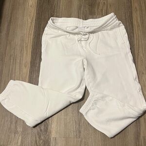 Aritzia Sweatfleece cozy fleece Boyfriend fit in white size L